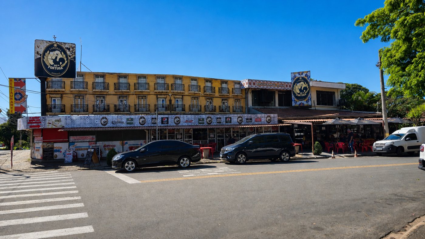 Fachada da Taberna do Portuga com estacionamento próprio
